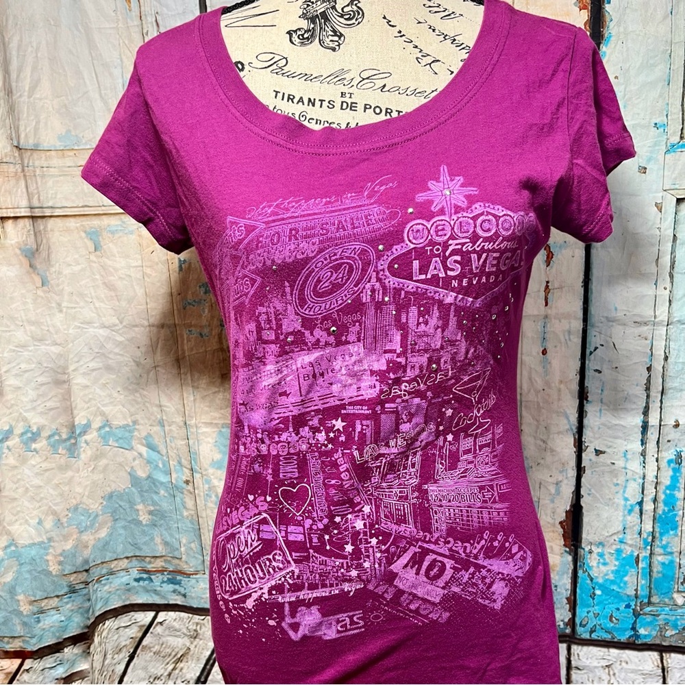 ⭐️3 for $11⭐️ 5 for $15⭐️ Sungirl brand Las Vegas  tee